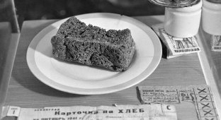 Как выживали в блокадном Ленинграде на 250 грамм хлеба в день (2 фото)