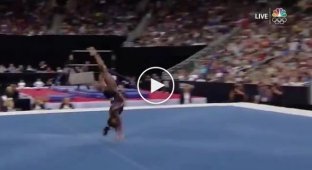 Гимнастка из США показала прыжок, который нарушает законы физики