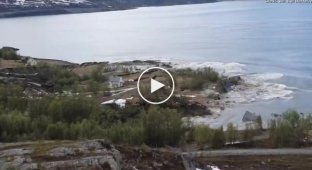 В Норвегии оползень утащил несколько домов в море