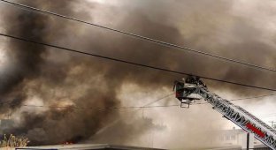 В Иркутске горит торговый центр (фото + видео)