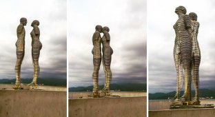 Ежедневно эти огромные 8-метровые статуи «проезжают» друг через друга, символизируя утраченную любов (5 фото + 1 видео)