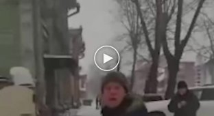 «Предупредительный делаю в воздух» житель Томска вышел с пистолетом на коммунальщиков