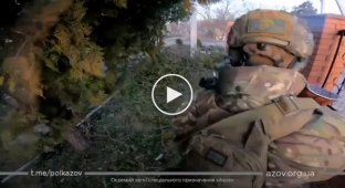 Азов продолжает мочить оккупантов в Мариуполе