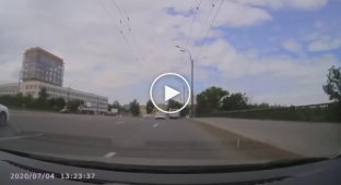 Авария у Большеохинского моста, которой не обрадуются в ГИБДД
