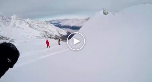 Лыжник упал в 20-метровую расщелину