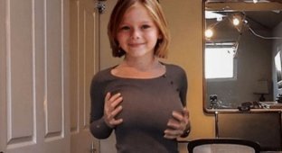 7-летней девочке подарили грудные импланты на Рождество (3 фото)