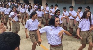 Веселый первый звонок в тайской школе (7 фото)