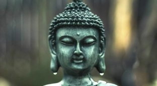Почему у статуй Будды большие уши (4 фото)