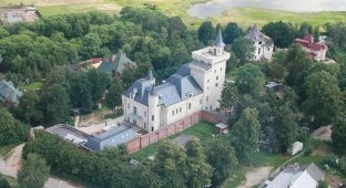 Огромный замок четы Галкин-Пугачева: Максим выложил видео в Сеть