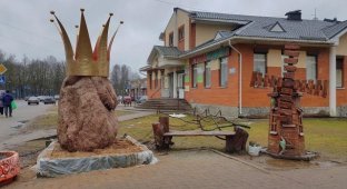 Под Петербургом появился "памятник коронавирусу" (3 фото)