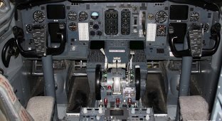 Боинг, правильный самолет. Обзор кабины боинга 737–500 (28 фото)