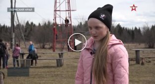 Школьники Пермского края залезают на вышку, чтобы сделать домашнее задание