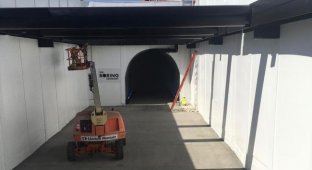 Элон Маск показал разгон электрической платформы в строящемся тоннеле под Лос-Анджелесом (3 фото + 2 видео)