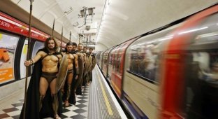 Не пугайтесь, если увидите в метро этих мужчин (10 фото)