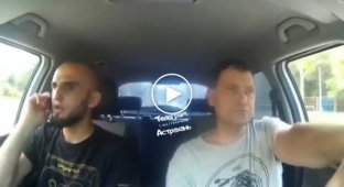 В Астрахани бородатый любитель чупа-чупс выпрыгнул из машины не оплатив проезд за такси