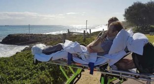 Душераздирающий снимок, на котором неизлечимо больной мужчина в последний раз смог посмотреть на океан (5 фото)