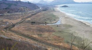 Граница между Южной Кореей и КНДР (21 фото)