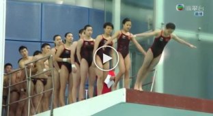 Лемминги. Севернокорейская сборная по прыжкам в воду