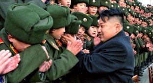Ким Чен Ын и народная любовь (37 фото)