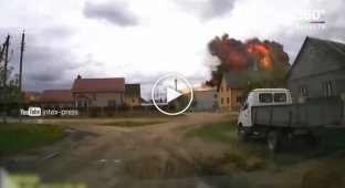 Военный самолёт упал на жилой квартал в Белоруссии