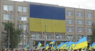 День Независимости в освобожденных от террористов городах Донбасса