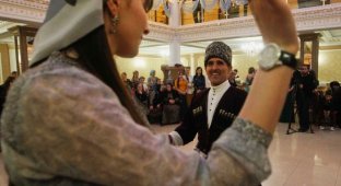 Требования к традиционной чеченской свадьбе (2 фото)