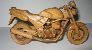 Деревянный мотоцикл (4 фотографии)