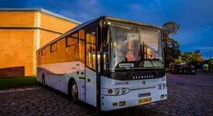 Выставка ретро-автобусов в Петропавловской крепости (27 фото)