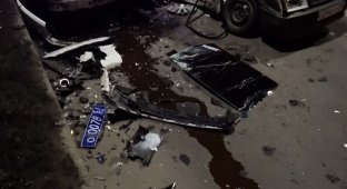 «Шашечник» на низком ВАЗе протаранил машину ДПС (2 фото + 1 видео)
