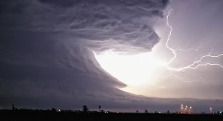 Когда погода злится: гром, молнии и торнадо (21 фото)