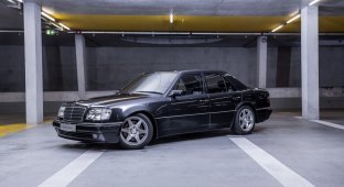 Музей Mercedes-Benz распродает редкие классические машины (39 фото)