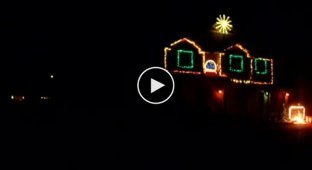 Классная рождественская иллюминация дома под дабстеп