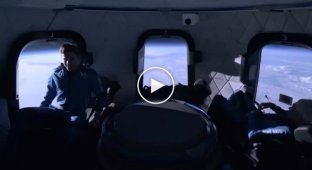 Джефф Безос опубликовал видео изнутри капсулы New Shepard во время сегодняшнего суборбитального полета