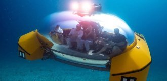 Акриловая подлодка для путешествий на глубину до 200 м (7 фото + 1 видео)