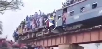 Пассажиры поездов в Бангладеш