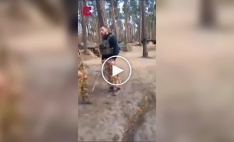 Кадыровцы избили российского солдата палкой за распитие алкоголя на посту (мат)