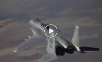 Удивительное видео с тренировки пилотов истребителей