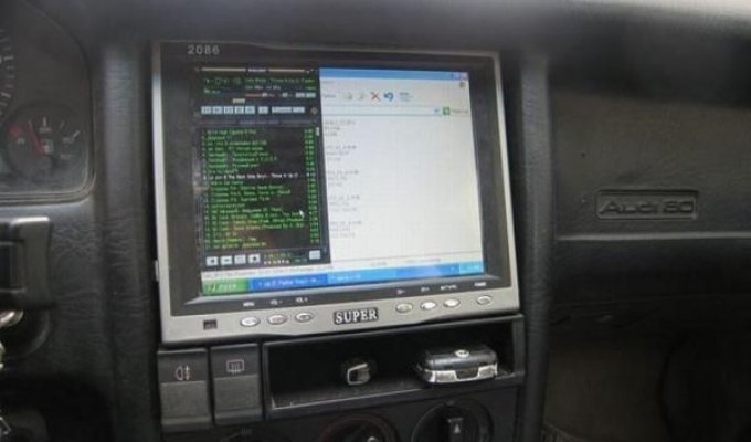 Компьютер в машине (11 фото)