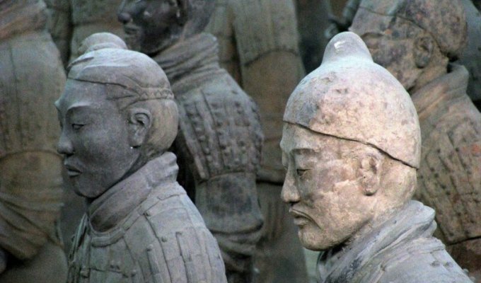 Китайским археологам открылись ещё 200 терракотовых воинов (2 фото)