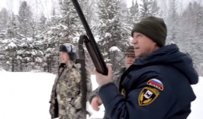 Иркутского губернатора, убившего спящего медведя, потребовали отправить в отставку (2 фото)