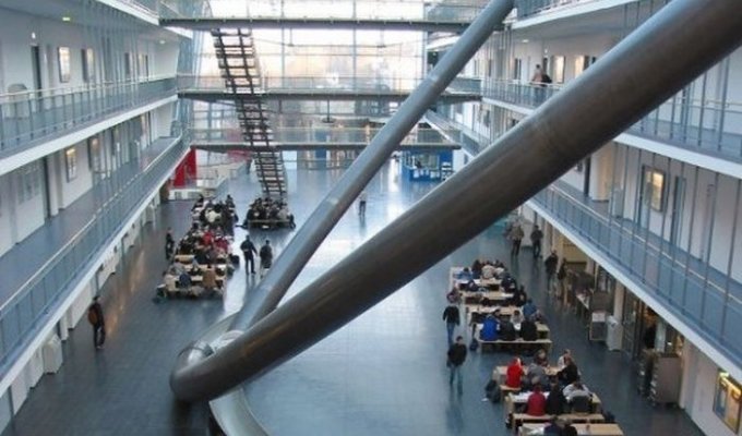 Горки в Мюнхенском техническом университете (4 фото)