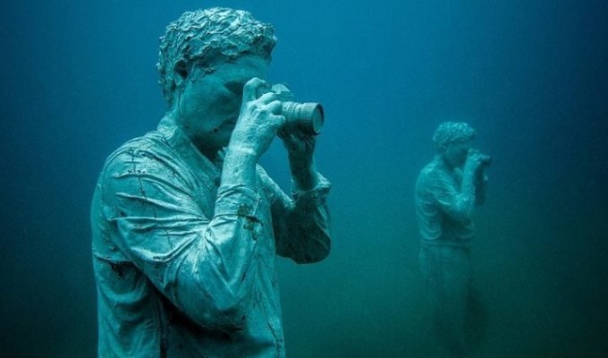 Искусство на дне океана: в Европе открылся первый подводный музей (7 фото + 1 видео)