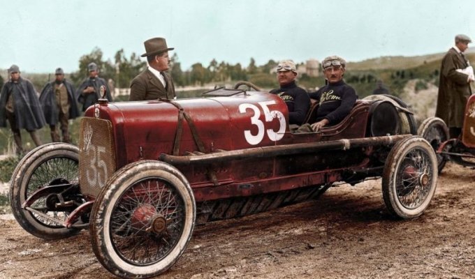 Снимки автомобилей и мотоциклов начала 1900-х годов в цвете (7 фото)