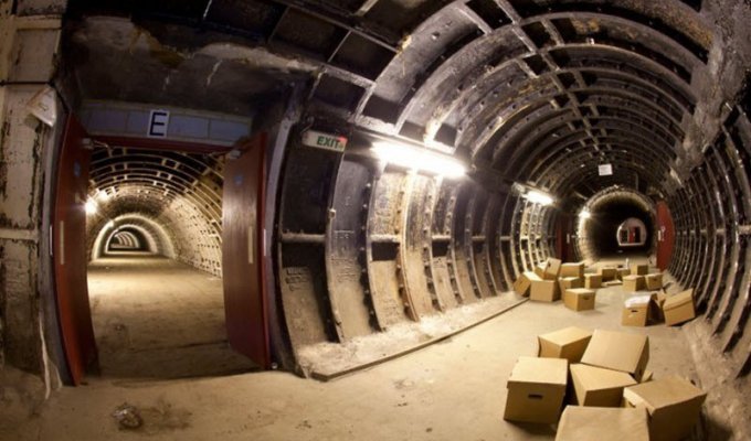 Подземные тоннели под Лондоном и Нью-Йорком (20 фото)