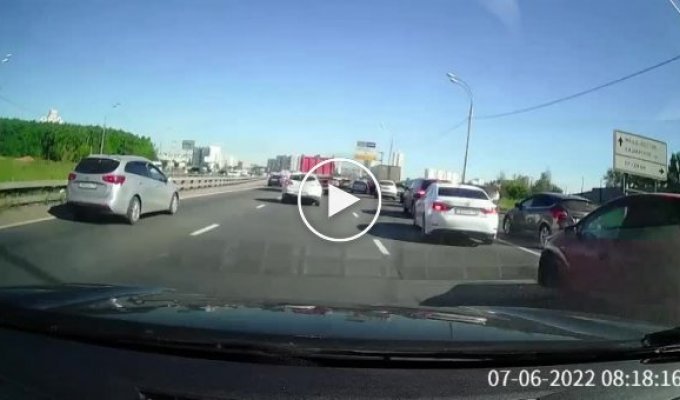 Неожиданная развязка дорожного конфликта на въезде в Москву