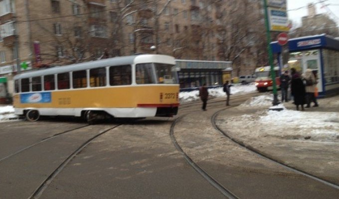 Трамвайный дрифт (2 фото)