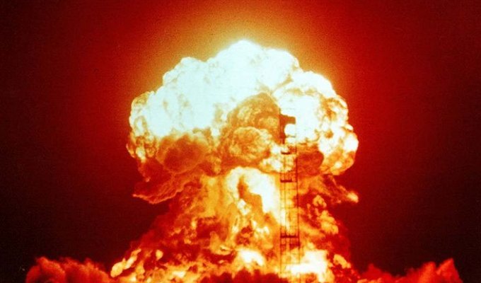  Ядерные взрывы (19 Фото)