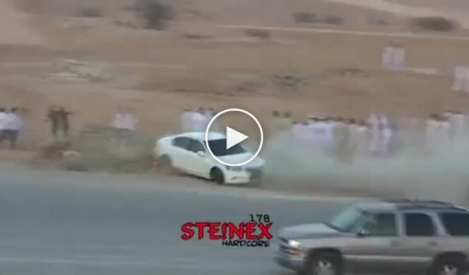 Полицейские разогнали гонку в Саудовской Аравии