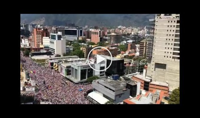 Когда многим в Каракасе надоел произвол властей