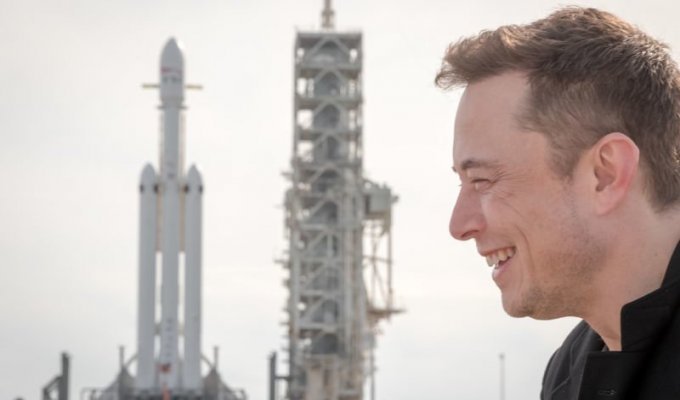 Пять вопросов и ответов относительно ракеты-носителя Falcon Heavy (2 фото)